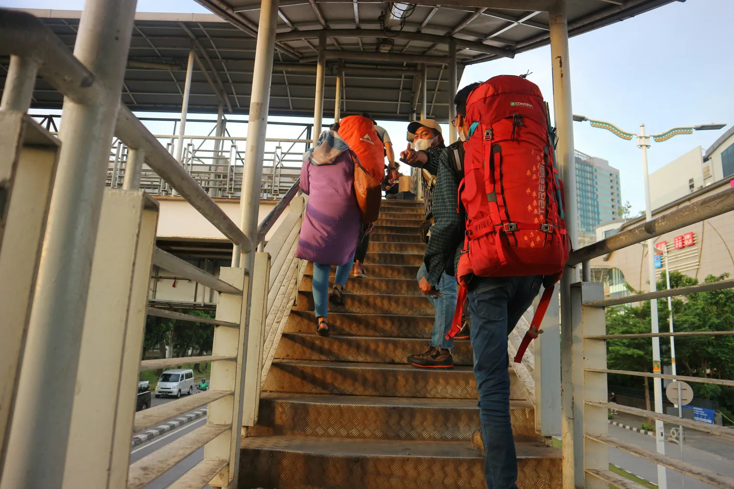 An In-Depth Look at Traveling Southeast Asia: Backpackers vs. Flashpackers