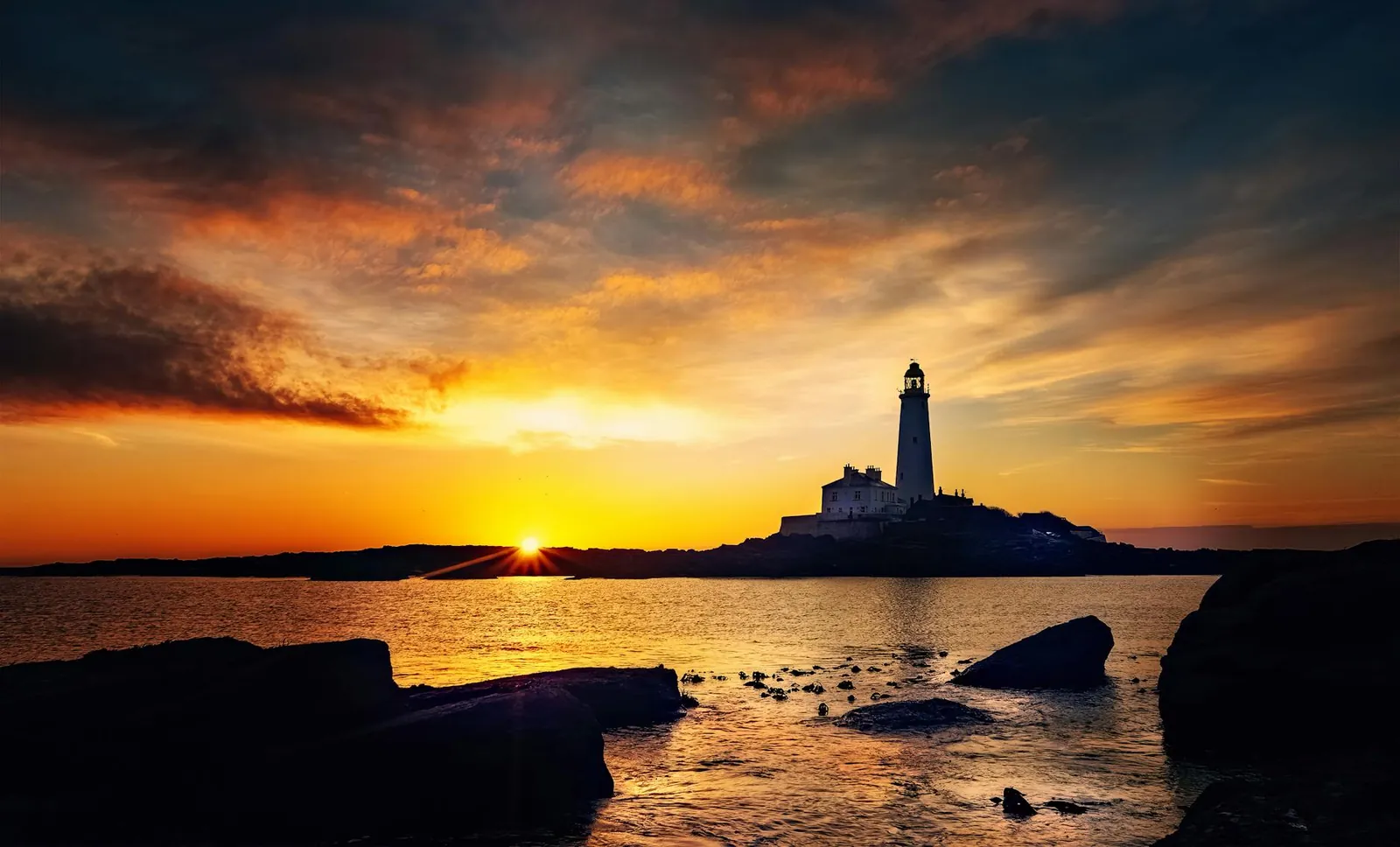 Norwegian Nature Awaits: Seven Days Exploring Iconic Coastal Landmarks